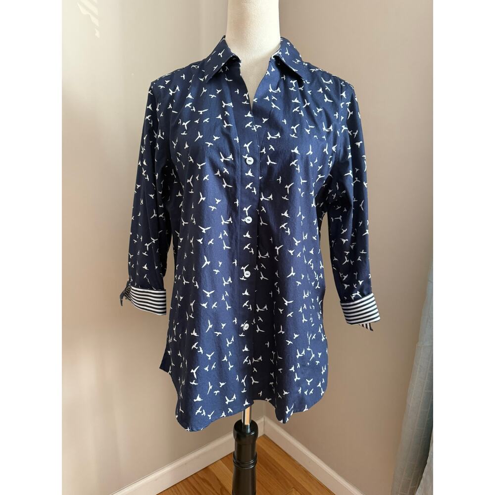 Foxcroft Easy Care Bird Print Button Down Shirt – Size Large